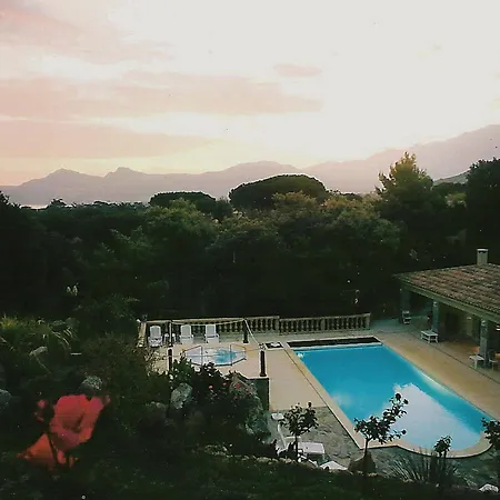 The Manor 4*