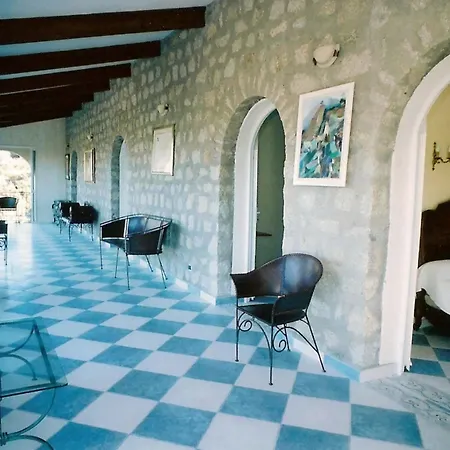 The Manor Bed & Breakfast 4*